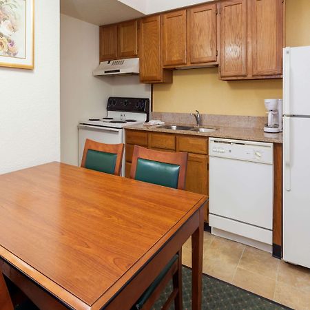 Hawthorn Suites By Wyndham Dearborn/Detroit Zewnętrze zdjęcie