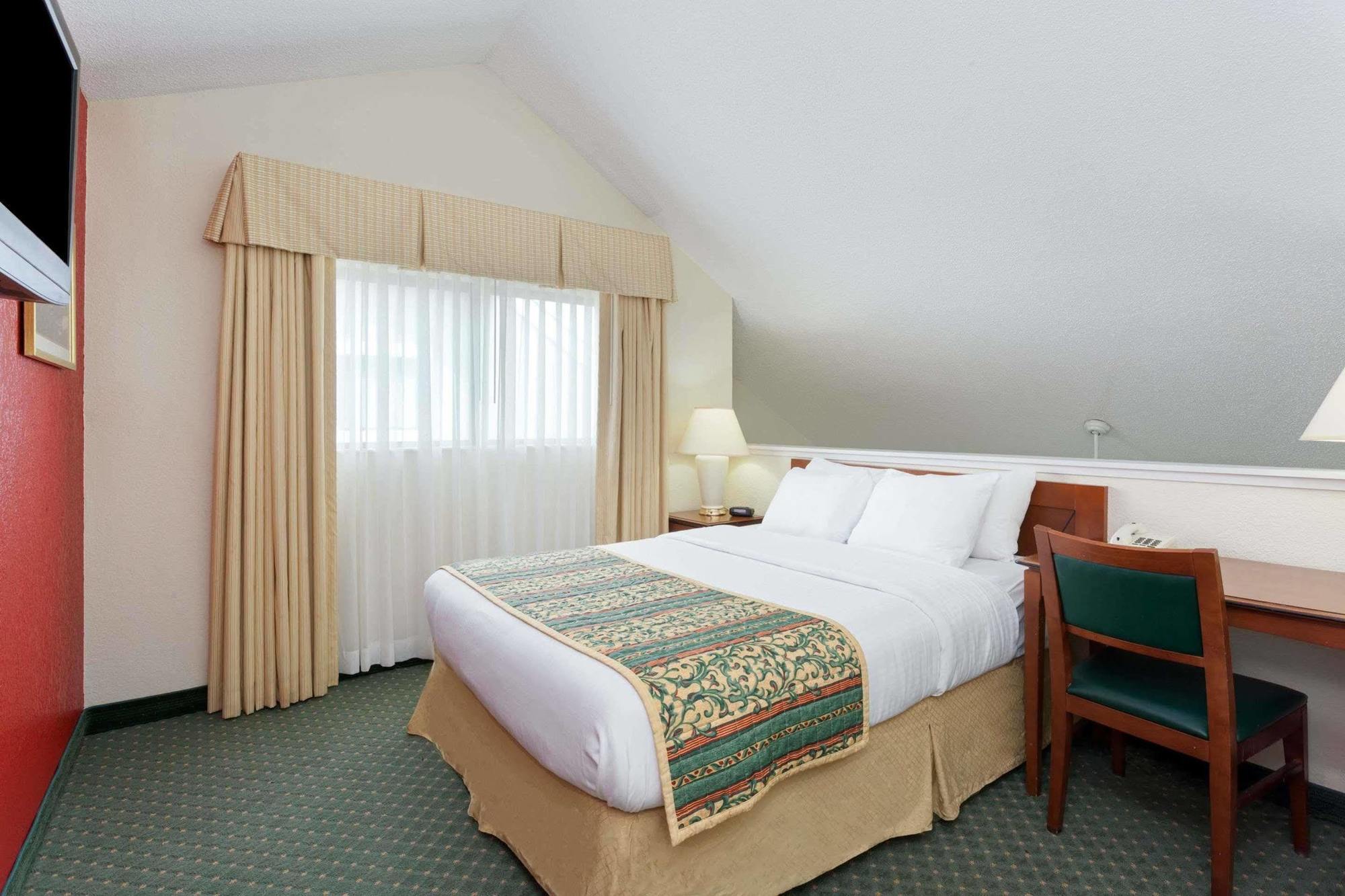 Hawthorn Suites By Wyndham Dearborn/Detroit Zewnętrze zdjęcie